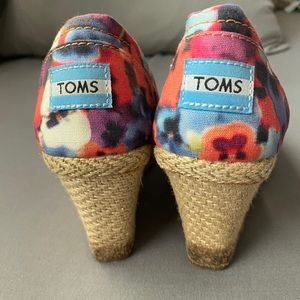 Toms Floral Wedges